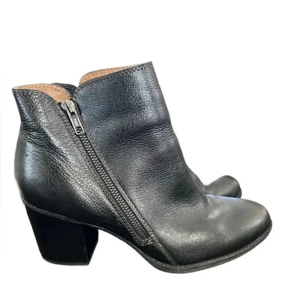 Sofft Women's Wera Boot Black Leather Block Heel Side Zip Bootie Size 10